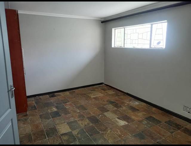 1 bed property to rent in WINCHESTER HILLS